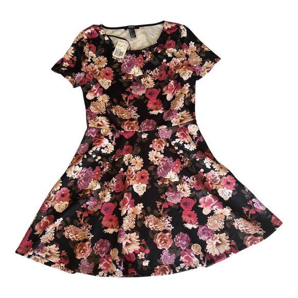 Women's Dress Bundle Size Medium - Picture 2 of 9